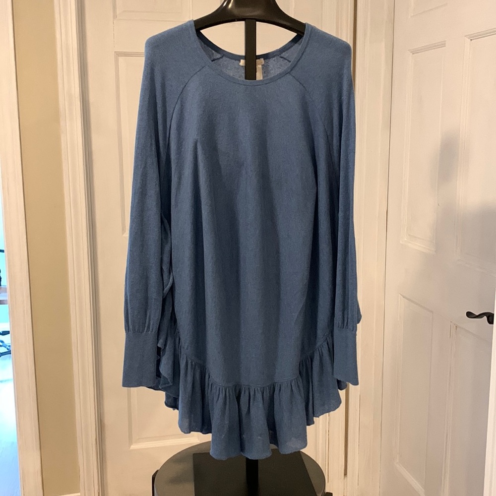 Minnie Rose lightweight long sleeve sweater. Oversized